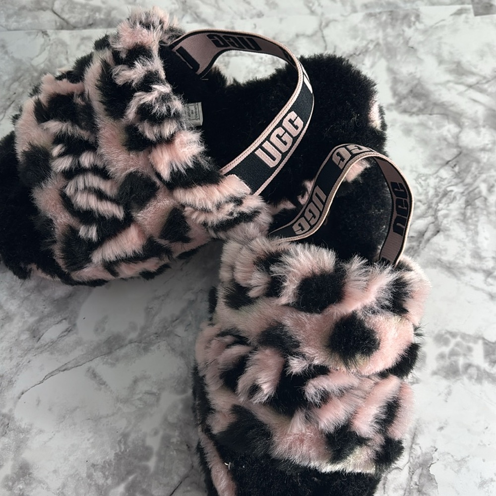 UGG - Picture 7 of 9